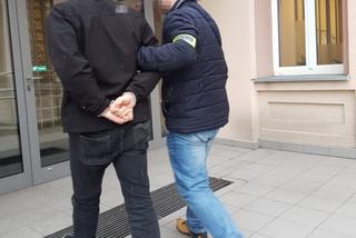 Dwa napady na stacje benzynowe. Sprawcy sterroryzowali kasjerów [ZDJĘCIA]