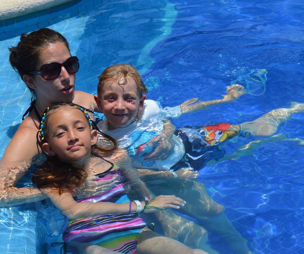 Rodzina na wczasach all inclusive
