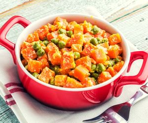 Jak zrobić marchewkę z groszkiem do obiadu? 3 proste sposoby