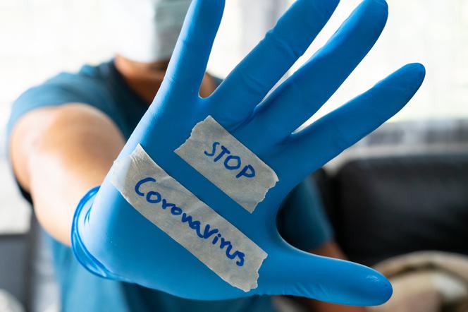 Firma meblowa przekazuje milion złotych na walkę z koronawirusem