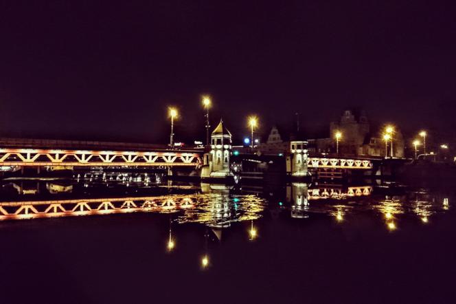 Most Długi w nocnym kadrze