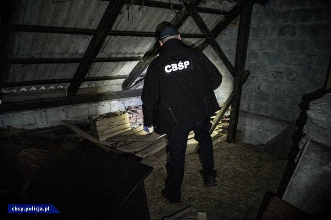 WIELKA AKCJA CBŚP. Gangsterzy zatrzymani za posiadanie i handel bronią