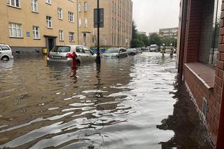 Ogromna ulewa w Ełku. Kilkanaście ulic zostało zalanych