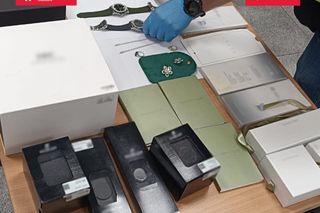Udaremniono przemyt luksusowych towarów na lotnisku Chopina