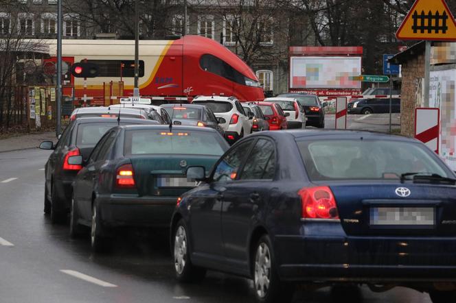 Nowy tunel i wiadukt powstaną w Rembertowie. Miasto podpisało umowę