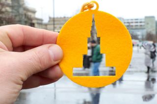 Świąteczne zawieszki od władz stolicy za darmo