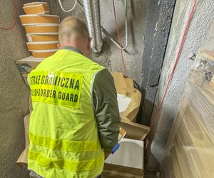 Nielegalna fabryka papierosów zlikwidowana! Milion papierosów w kartonach po pizzy