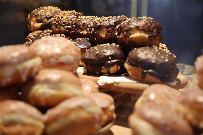 W Lublinie w tłusty czwartek zjesz pączki, faworki, a nawet... pączkolody!