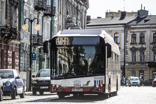 Radom. Młody mężczyzna zmarł w autobusie miejskim. Zaskakujące wyniki sekcji zwłok!