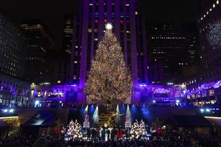 Najsłynniejsza choinka świata już zachwyca na Manhattanie