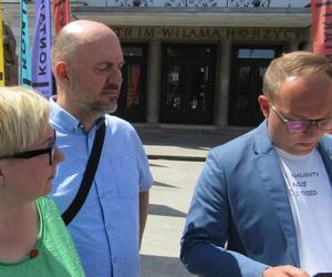 Burza wokół Śmierci Jana Pawła II. Stanowcze słowa marszałka: Nie jestem od zdejmowania spektakli