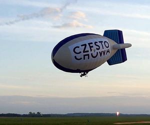 Sterowiec spadł na drzewa w czasie Air Show Rudniki
