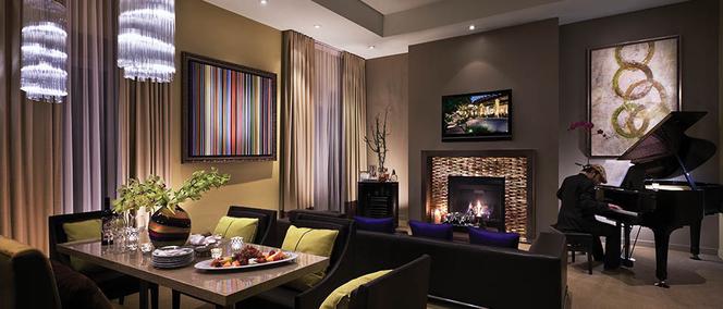 Pili wino całą noc