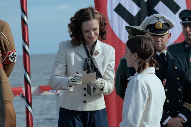 Zatoka szpiegów 2 sezon odc. 11. Eva Stromberg (Sonia Mietielica)