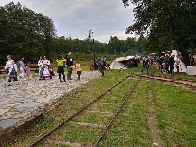 Odbywający się w Mrozach Festyn Archeologiczny to wydarzenie, które z roku na rok przyciąga coraz więcej umieszkańców regionu i turystów