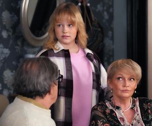 Barwy szczęścia, odc. 3226. Emilka (Jessica Frankiewicz), Małgorzata (Adrianna Biedrzyńska), Jerzy (Bronisław Wrocławski)