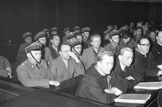 Milicjanci i złodzieje