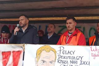 Rolnicy są już pod urzędem wojewódzkim. Mamy zdjęcia!