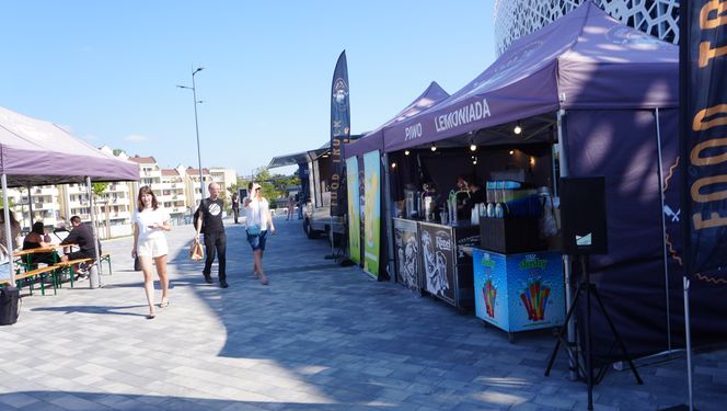 Festiwal Food Trucków w Olsztynie. Pod halą Urania można zjeść dania z kuchni całego świata [ZDJĘCIA]