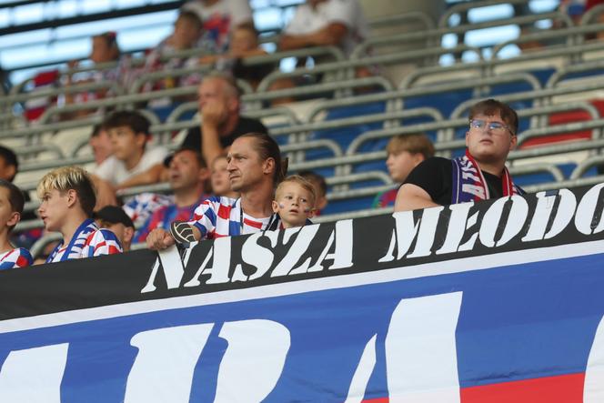 Górnik Zabrze zmierzył się z Rakowem Częstochowa. Kibice na trybunach dopisali