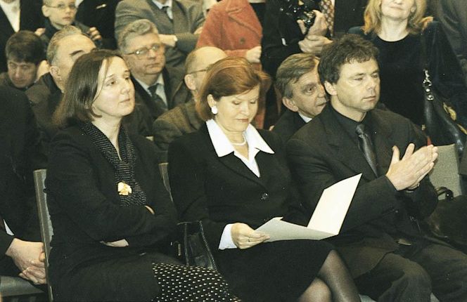 Od lewej: wicedyrektor Departamentu Promocji Twórczości MKiDN Teresa Śmiechowska, Podsekretarz Stanu w MKiDN Anna Popowicz, dyrektor Książnicy Pomorskiej Stanisław Krzywicki