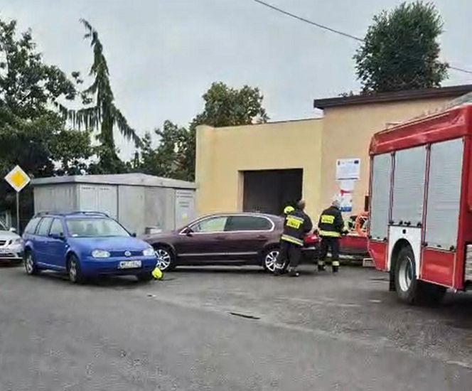 Zablokował wyjazd z remizy OSP i poszedł do kościoła. Strażacy nie mogli wyjechać, mężczyzna utonął