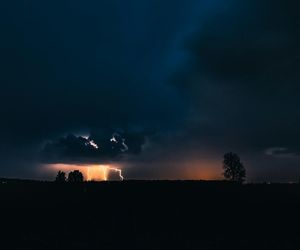 Burze z gradem wdzierają się do Polski. Wielu na to czekało. Znamy daty pogodowego szaleństwa