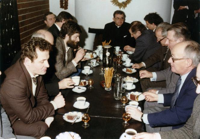 Jedno ze spotkań roboczych w Magdalence, 27 stycznia 1989 r.