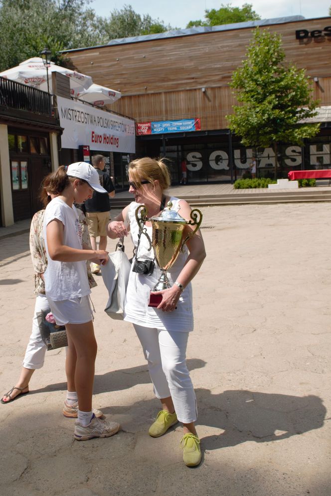 ARCHIWUM RODZINNE ZDJECIA IGA SWIATEK DZIECINSTWO RODZINA