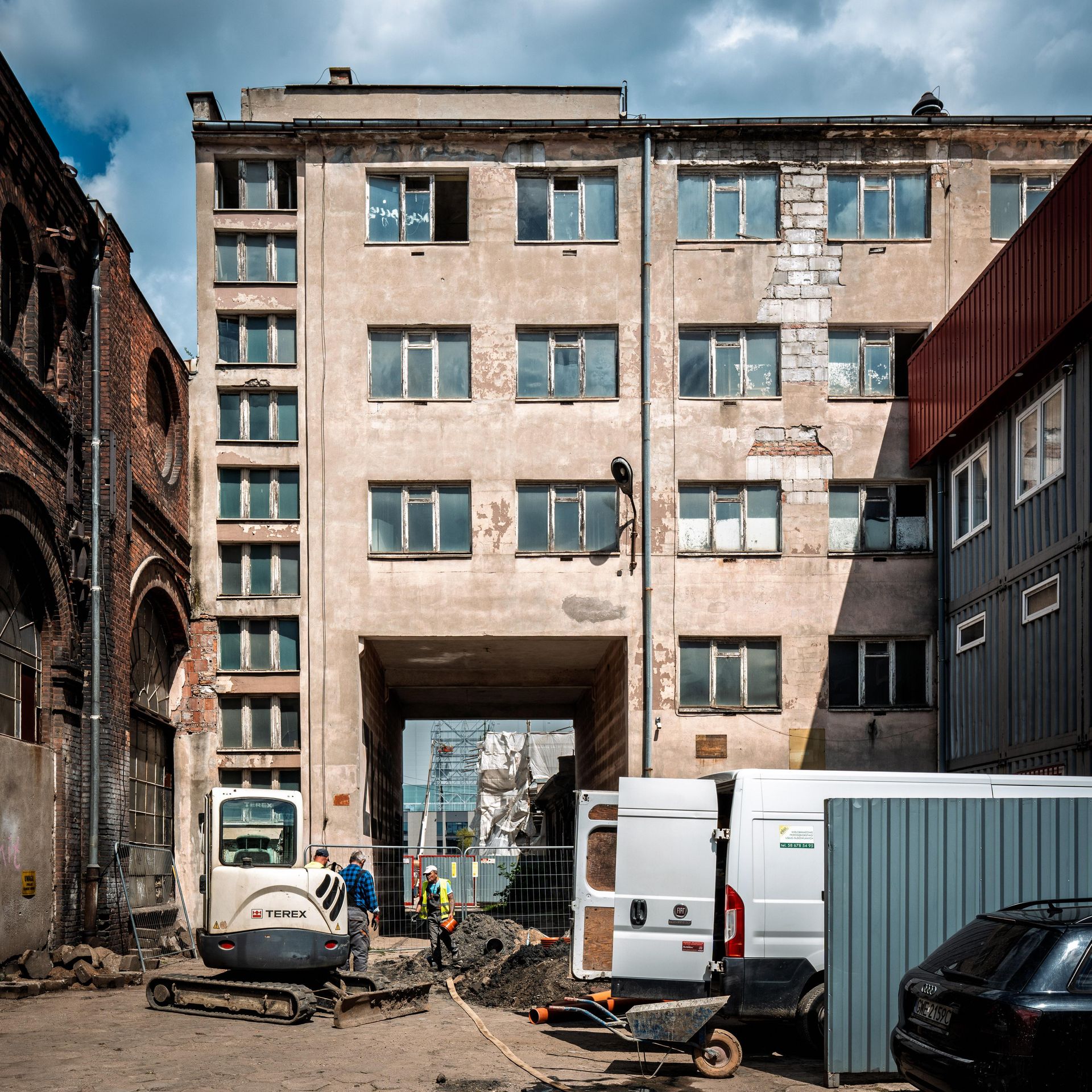 Stocznia Cesarska w Gdańsku, jej zabytkowe hale i przybudówki z czasów PRL