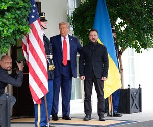 Tak Zełenski prezentuje się na salonach. Wszystkie stroje prezydenta Ukrainy