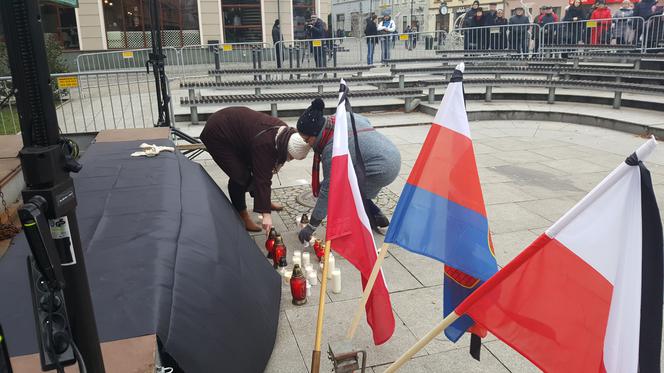 Transmisja z pogrzebu Pawła Adamowicza do zobaczenia na telebimie w Bydgoszczy