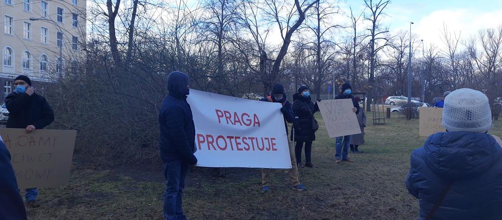 Pikieta przed Szpitalem Praskim