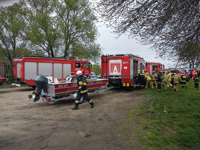 Samochód wjechał do zbiornika wodnego. Kierowca nie żyje