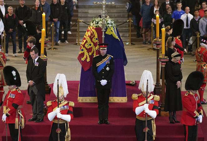 Upokorzenie księcia Harry'ego! Rodzina królewska pozbawiła go tego tuż przed pogrzebem