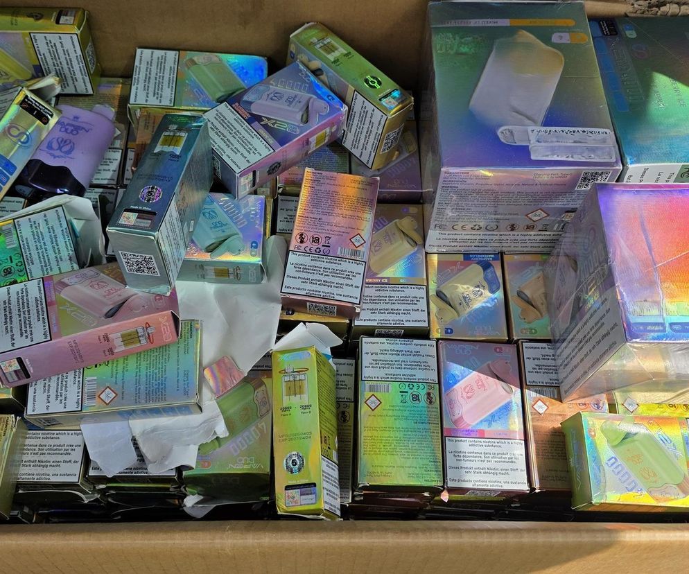 1700 nielegalnych e-papierosów zabezpieczonych przez koszalińskich policjantów 
