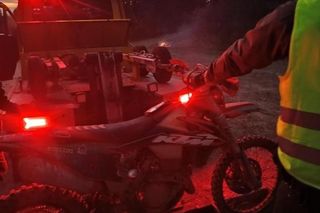 Atak na strażnika leśnego w Bieszczadach. Motocyklista urządził sobie rajd po lesie i staranował funkcjonariusza