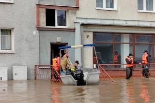 Lewin Brzeski pod wodą. Ulice zamieniły się w rzeki. Zostaliśmy zostawieni na pastwę losu