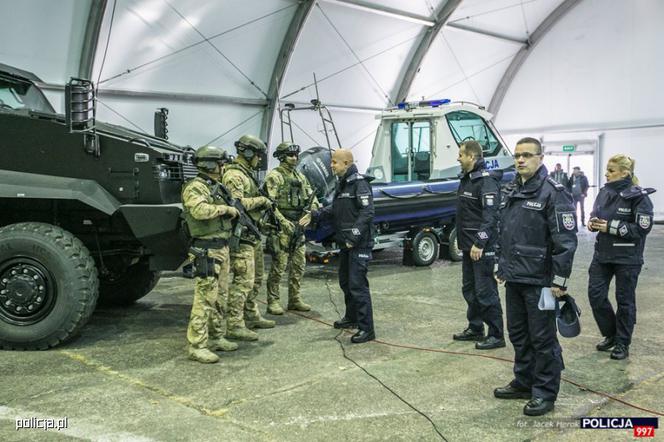 Nowoczesna policja - prezentacja sprzętu i pojazdów 