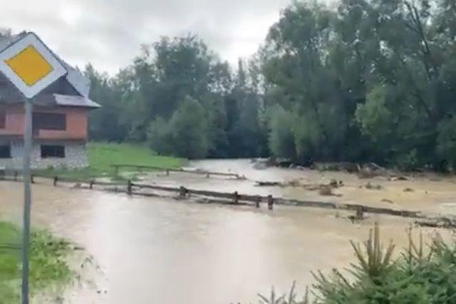 Groźne nawałnice w Małopolsce. Powódź błyskawiczna we wsi Ciche!