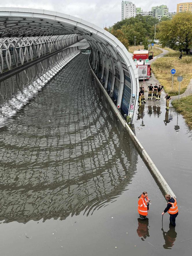 Trasa Armii Krajowej zalana wodą 