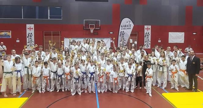 AUSTRIAN OPEN i 8 medali dla zawodników Kaliskiego Klubu Karate Kyokushinkai.