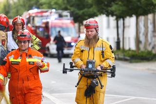 Runęła część opustoszałej kamienicy na ul. Nawrot