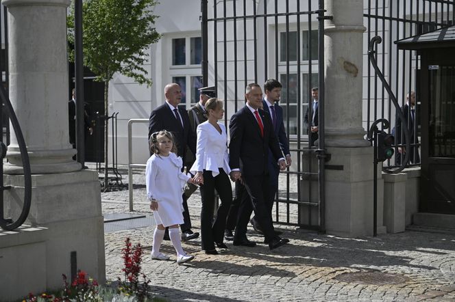  Kasia Nawrocka na biało czekała na rodziców 