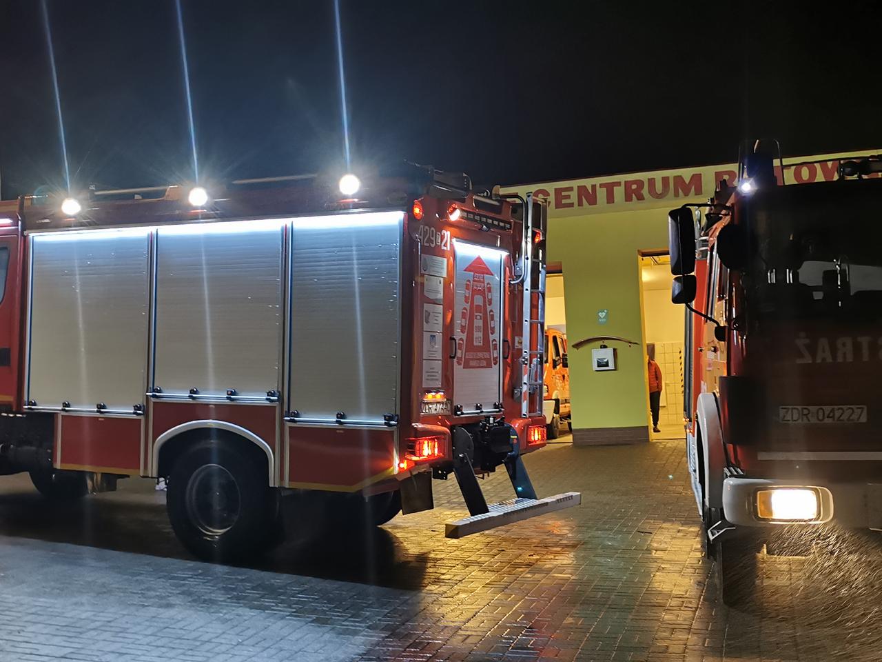 Nowy samochód bojowy strażaków. Powitali go z honorami. [VIDEO]