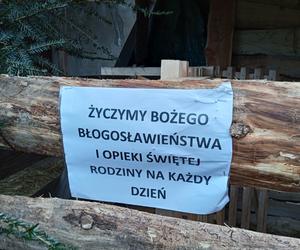 Żywa szopka przy Parafii Matki Bożej Dobrej Rady. Trzymali w niej kota i wiewiórkę w klatce