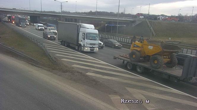 Gigantyczny korek na autostradowej obwodnicy Krakowa