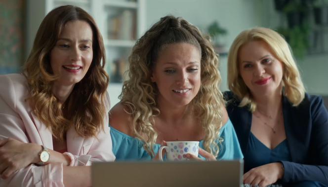 Przyjaciółki 18 sezon odc. 213. Patrycja (Joanna Liszowska), Anka (Magdalena Stużyńska), Zuza (Anita Sokołowska)