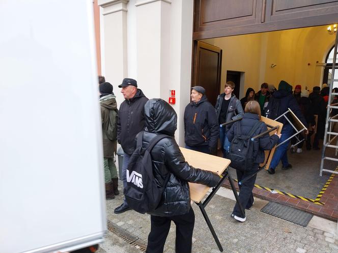 Przeprowadzka I Liceum Ogólnokształcącego im. Jana Zamoyskiego w Zamościu