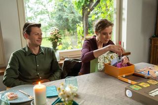 M jak miłość, odcinek 1886: Wyjątkowy prezent Adama dla Natalki. Ma kochankę, ale pokaże, że mu na niej zależy - ZDJĘCIA